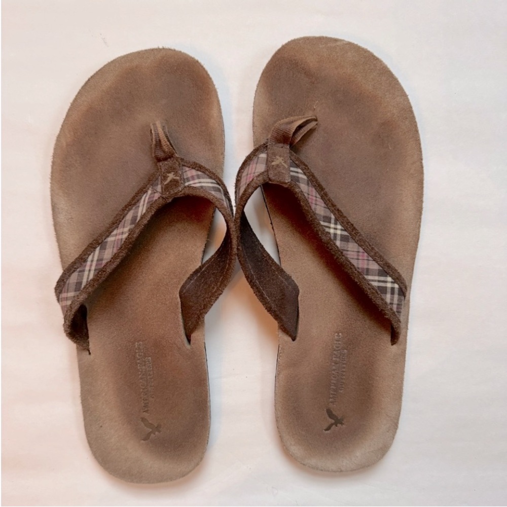 American Eagle Brown Suede Flip Flops EUC Leather Slide Sandals Plaid Size 7
